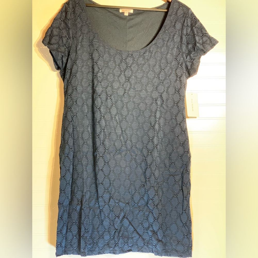 This women’s XXL navy blue scoop neck dress‎ Isaac Mizrahi is knee length w/tag